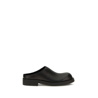 Papuci MM6 negri din piele