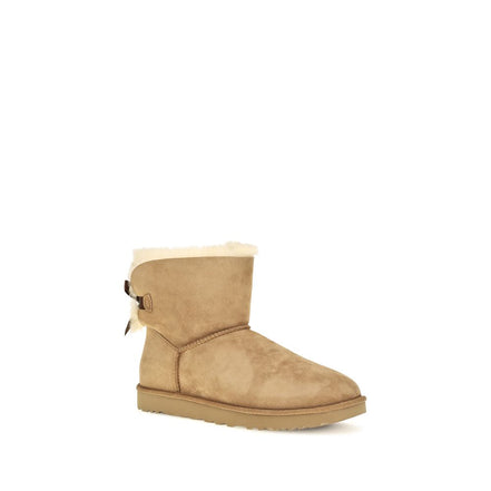Ghete glezniere UGG bej din piele de oaie