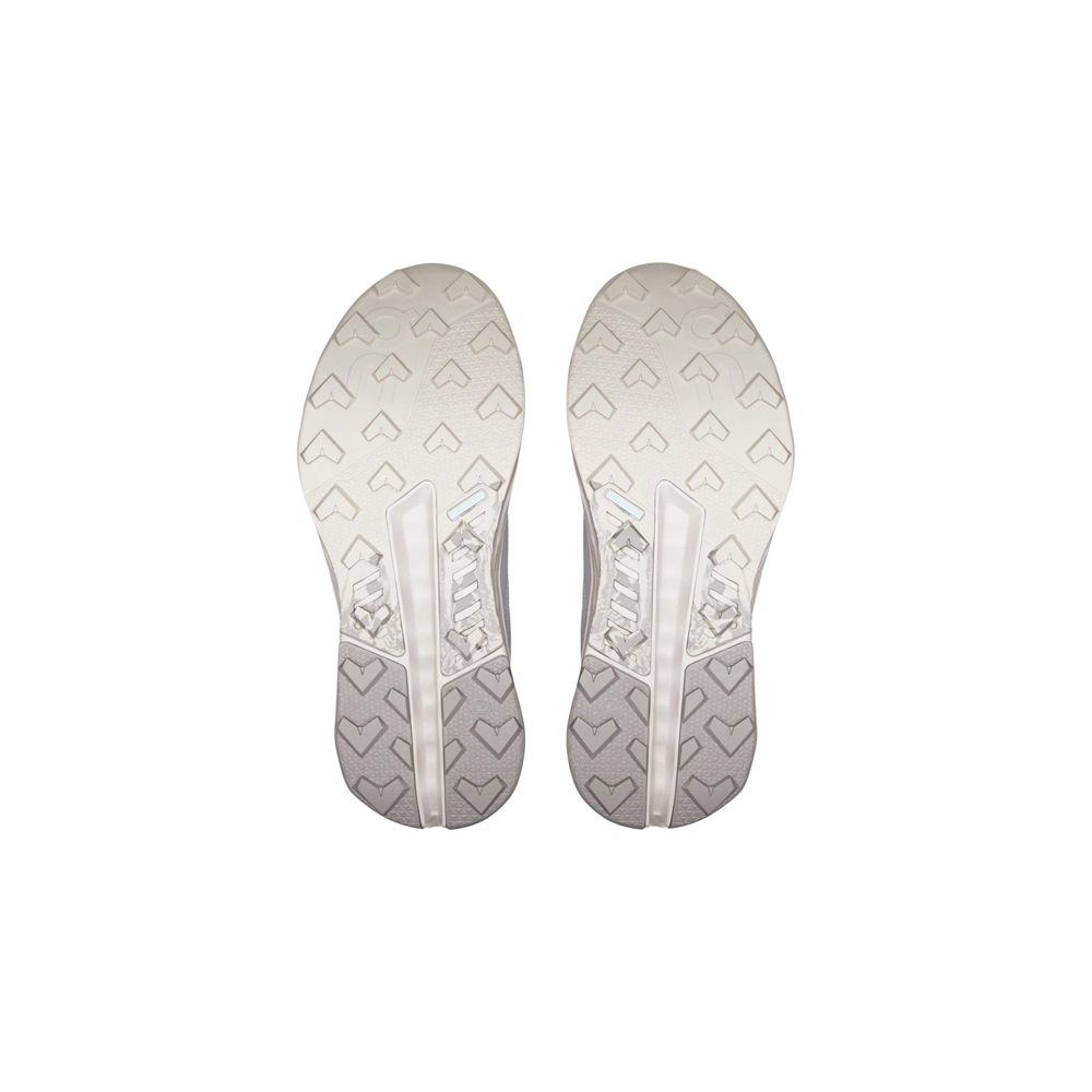 Sneakers On Running Gri