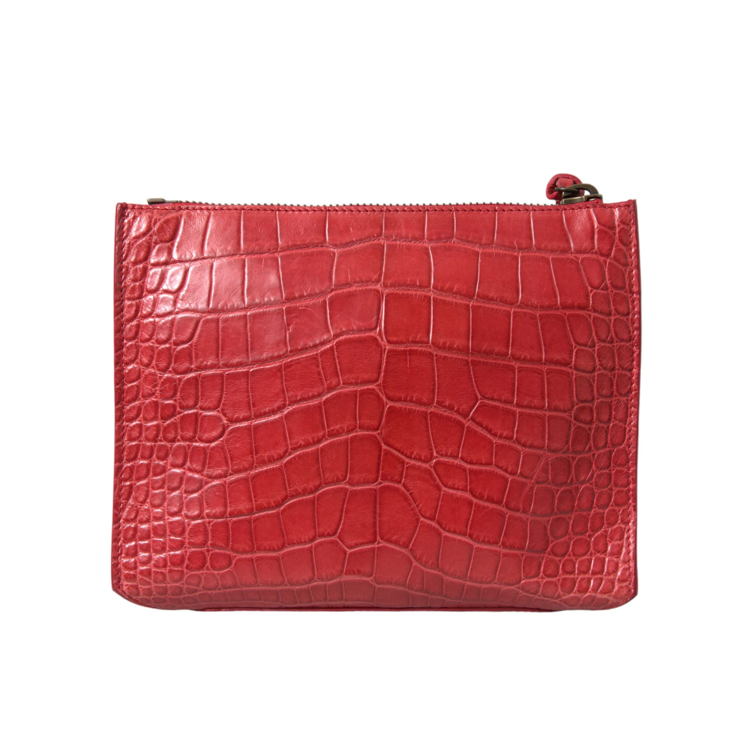 Poșetă plic Balenciaga roșie Classic Pouch