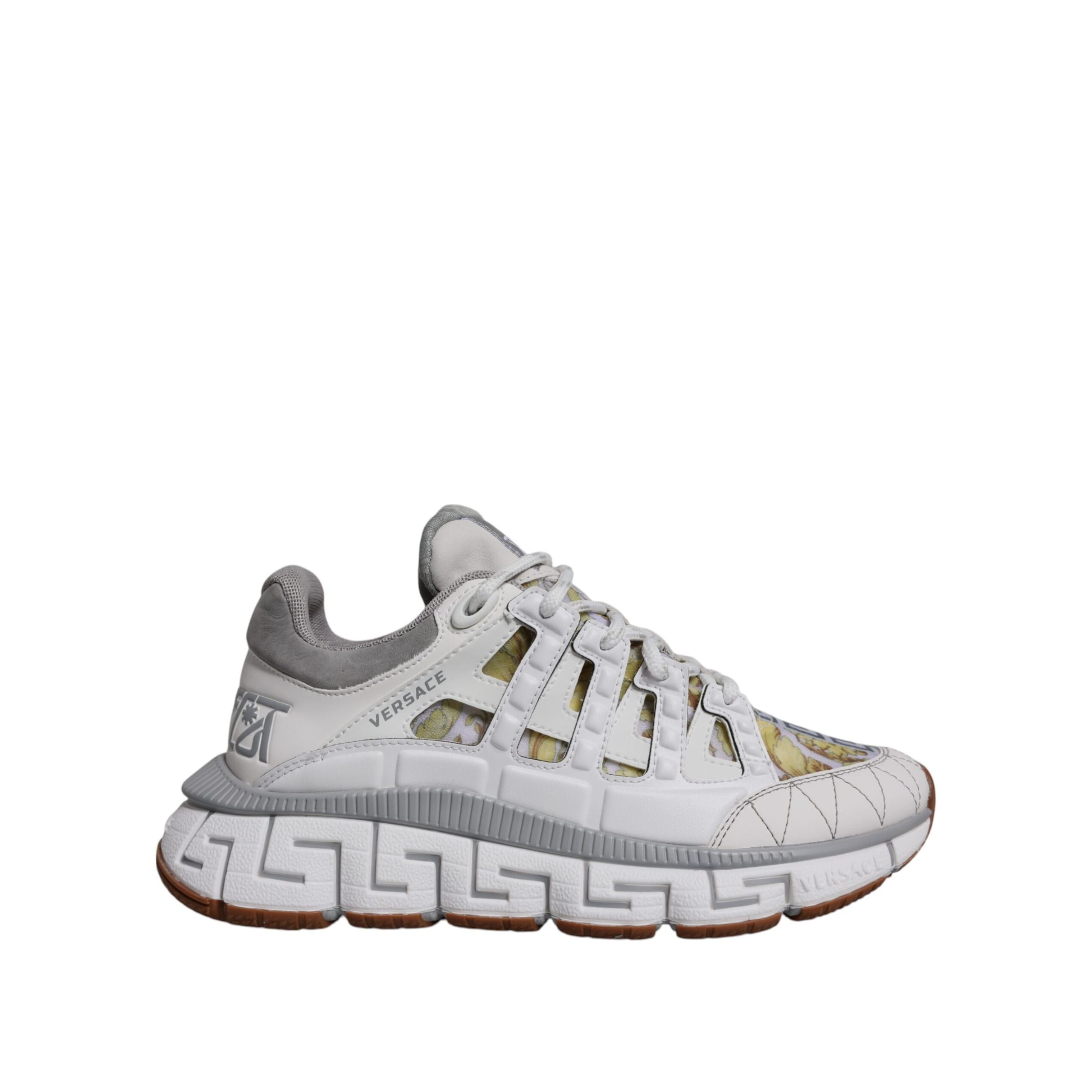 Adidași Versace albasă cu imprimeu Trigreca Barocco și talpă joasă