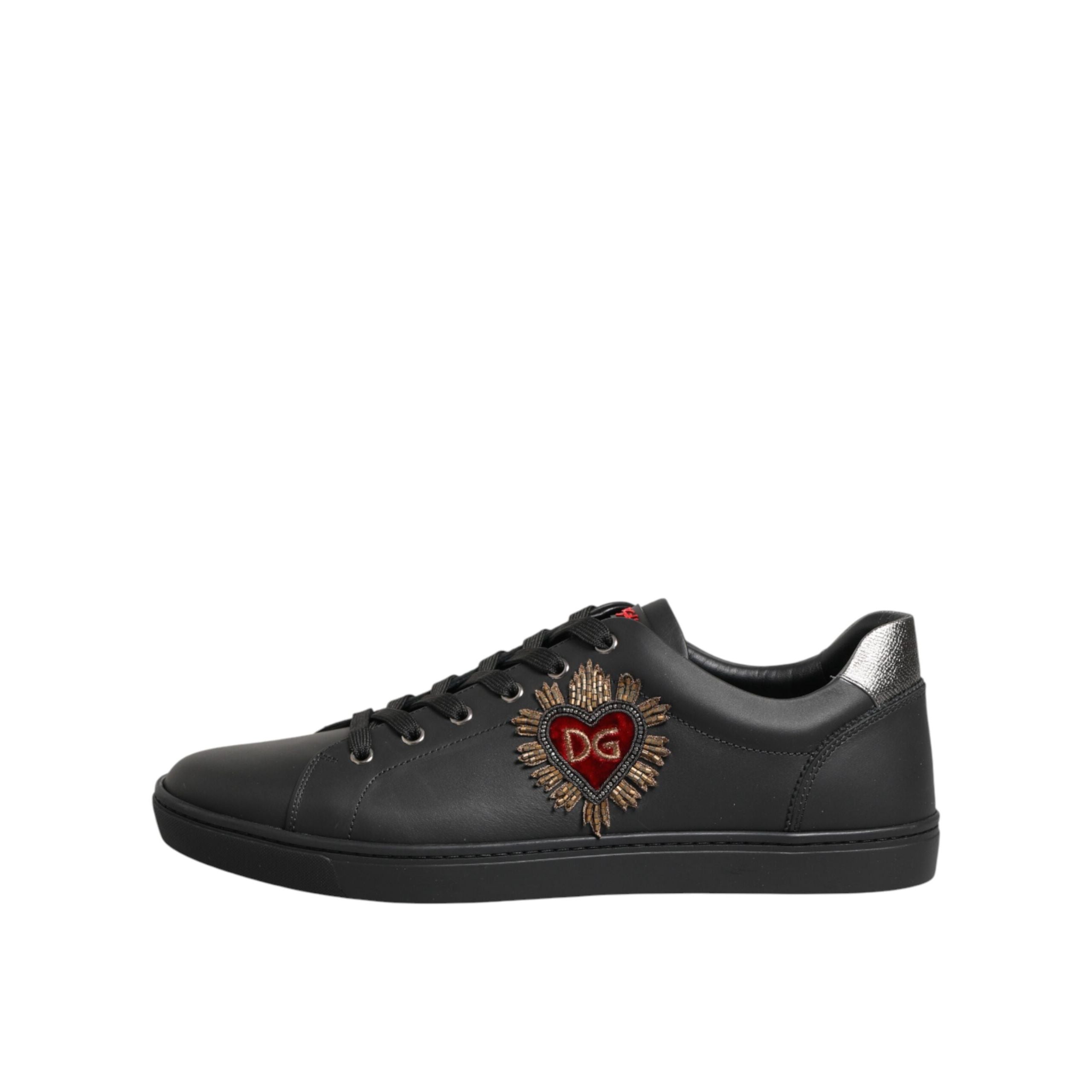 Adidași Dolce & Gabbana din piele neagră cu aplicații inimioară