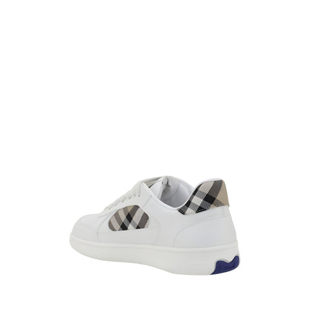 Sneakers Burberry joși din piele albă, cu imprimeu în carouri