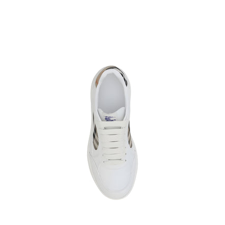 Sneakers Burberry joși din piele albă, cu imprimeu în carouri
