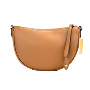 Michael Kors Dover Small Geantă crossbody half moon din piele texturată Luggage