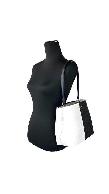 Michael Kors Geantă bucket Pratt Signature medie