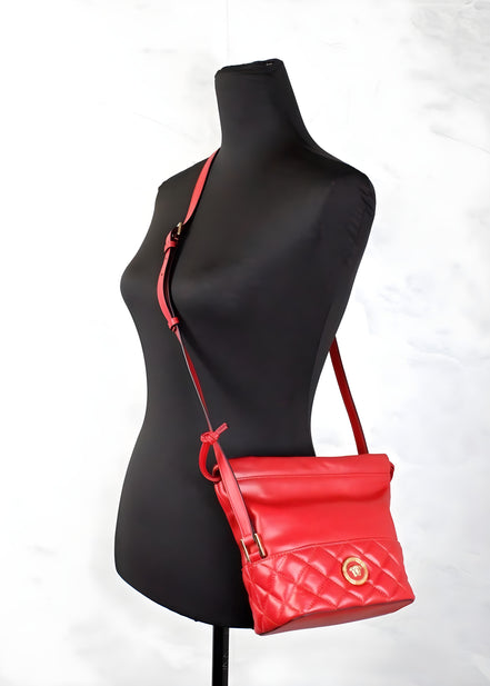 Geantă de umăr tip sac Versace roșu matlasat din piele, cu șnur, tip bucket, crossbody, geantă de mână